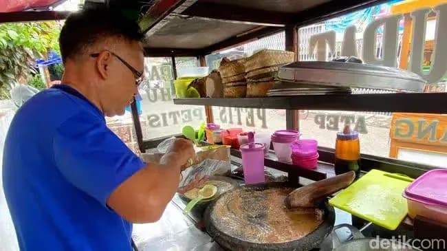 Pembuatan Kupat Tahu
